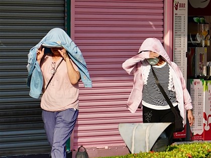 吳德榮：本週水氣漸減防曬防中暑　颱風醞釀中對台無威脅