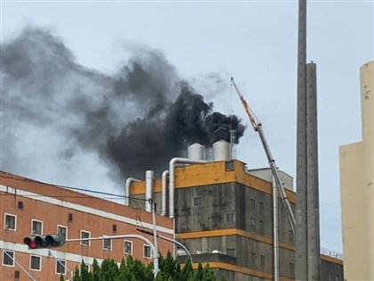 福壽實業台中沙鹿廠區火警　黑煙陣陣15分鐘火滅