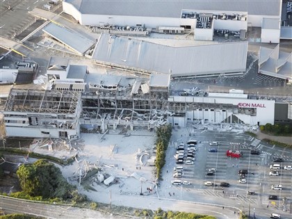 熊本地震嘉島町永旺商場爆炸　2樓倒塌多人受困