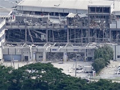 早安世界》熊本地震八代市位移84公分 自衛隊動用重型機具搜救AEON商場
