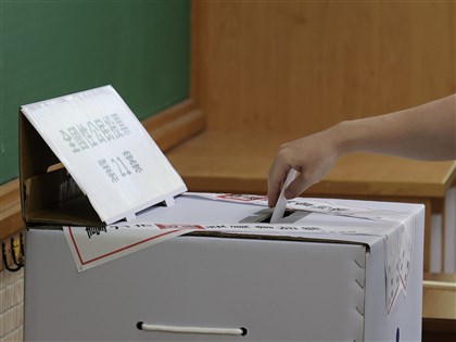 藍白提案公投案全印同張選票　立院決議逕付二讀
