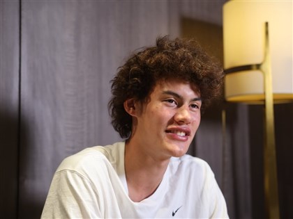 混血陳卡特代表台灣征戰U18男籃直呼圓夢　花7小時拿到護照趕上報名【專訪】