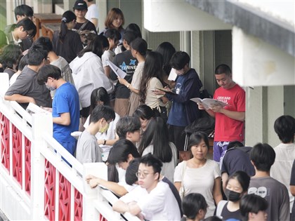 分發入學3.2萬名額創新低　3科24級分就可登記