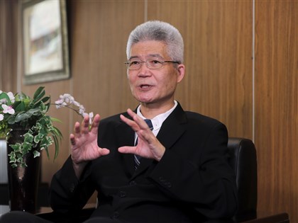 盼立院不刪凍公視經費 胡元輝:願不領薪水