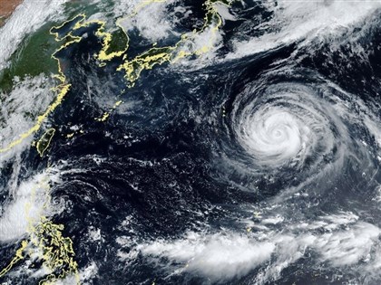 颱風白海豚逼近 氣象署不排除7日下半天發布海警