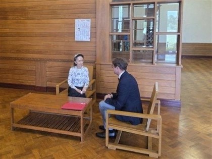 翁山蘇姬會紅十字代表　遭罷黜後首度公開見外賓