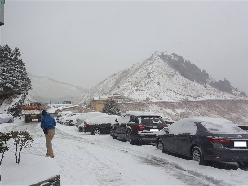 寒流來襲全台溼冷合歡山玉山降雪 影 生活 重點新聞 中央社cna
