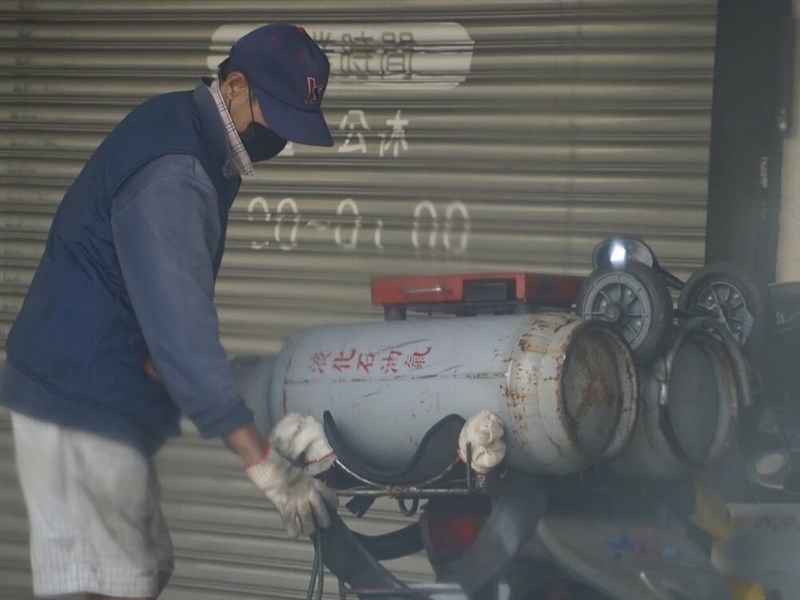 穩定物價 中油宣布3月桶裝瓦斯價格凍漲 | 生活 | 中央社 CNA