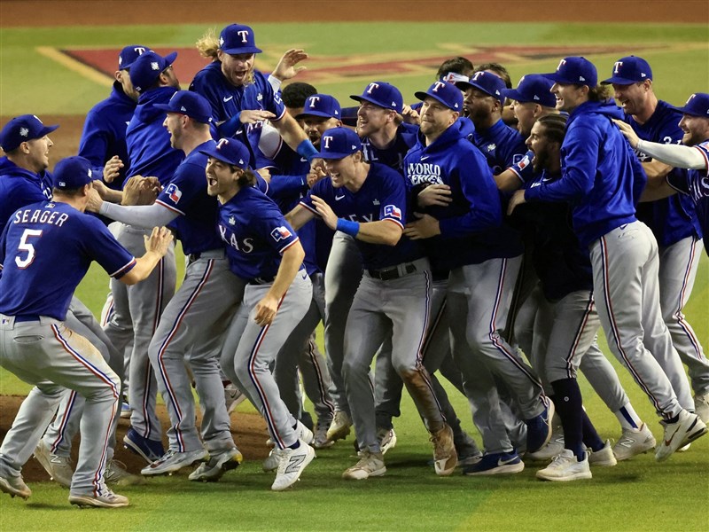 MLB遊騎兵客場11連勝奪創隊63年首座世界大賽冠軍[影] | 運動