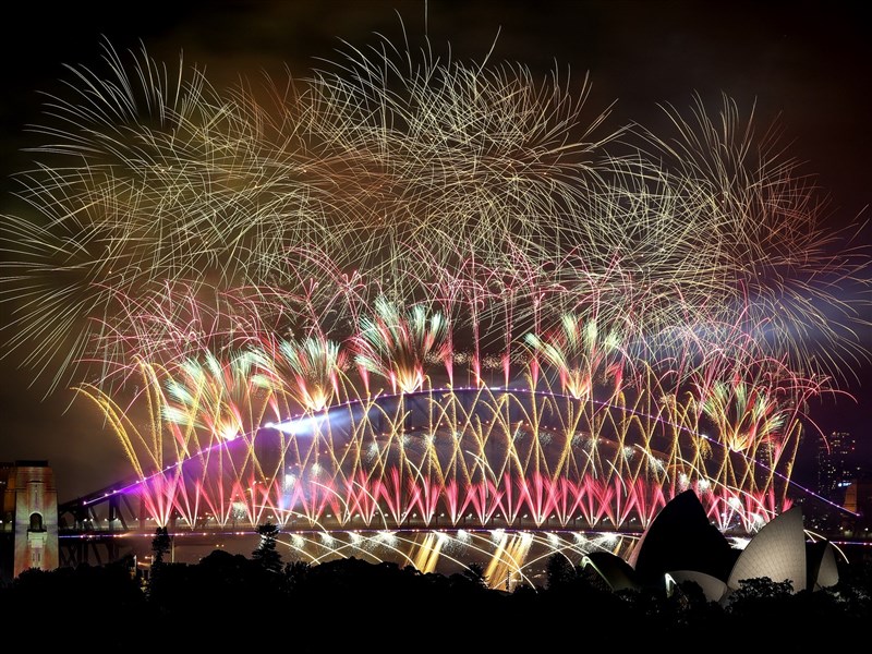 2024 New Year's Eve Fireworks Show at Sydney Opera House & Harbor