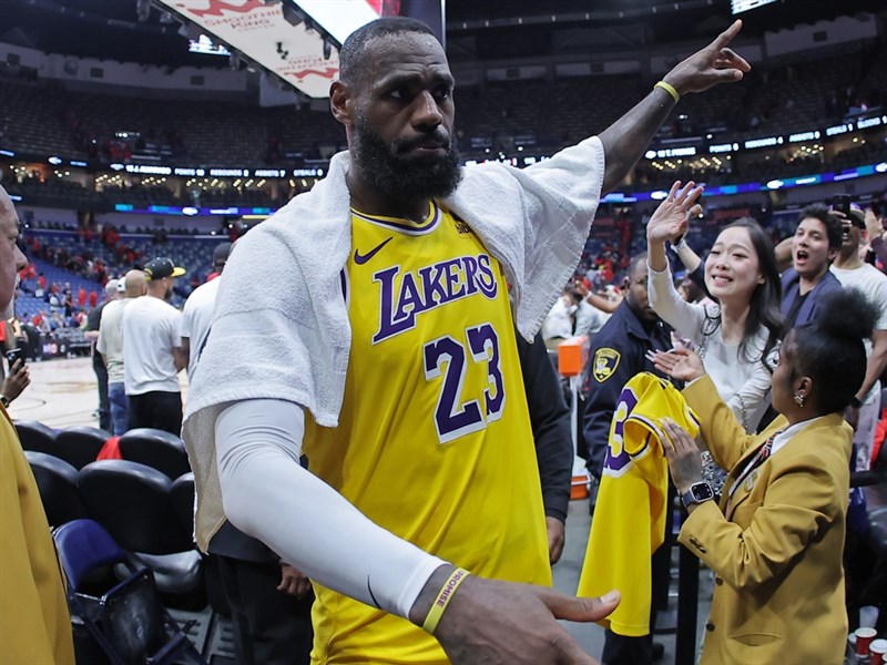 James mène les Lakers à vaincre les Pélicans lors du premier match éliminatoire des Nuggets Central News Agency CNA |