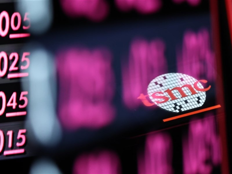 鴻海勁揚台積電小跌 台股早盤震盪翻紅