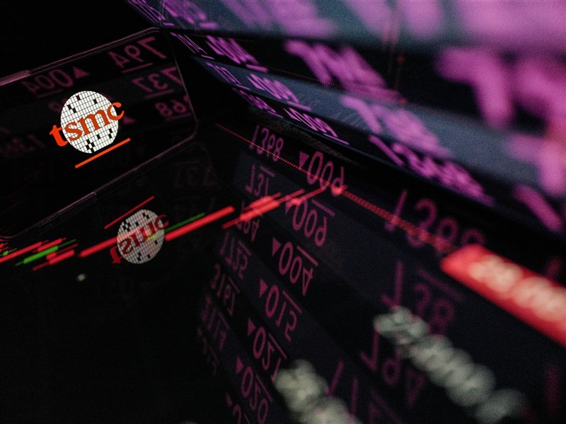 台股反彈逾610點站上27000 台積電開高漲50元