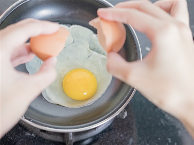 專家:防禽流感避免吃未熟蛋 案例場人員當心發燒