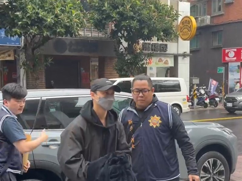 閃兵案第4波搜索 警方拘提藝人「王子」邱勝翊