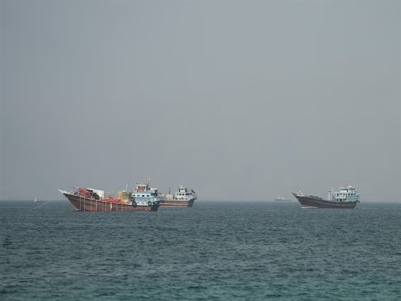 長榮長麗輪荷莫茲海峽遭撞 新加坡指此舉違反國際法