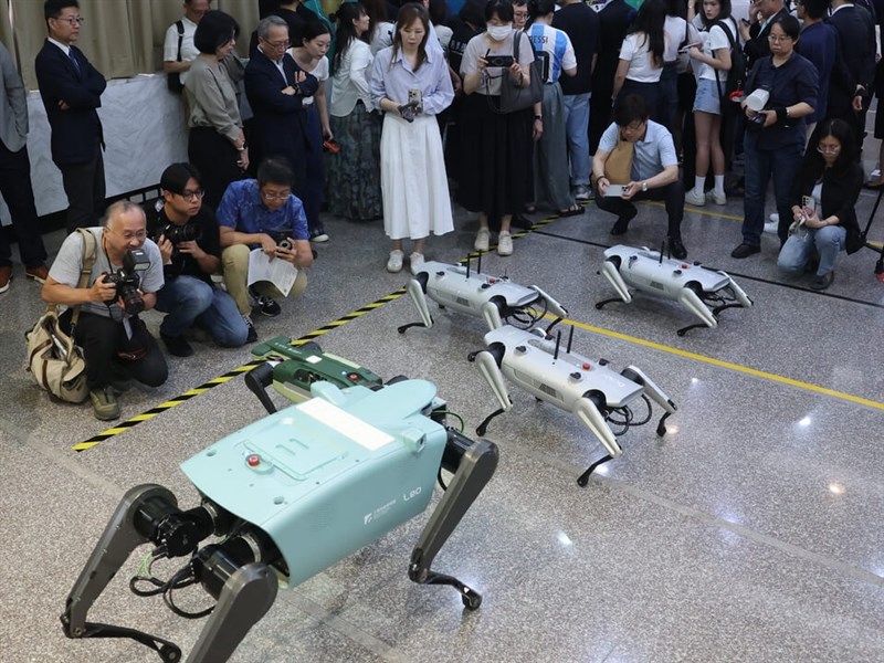 經濟部國產四足機器人亮相 首例火場偵察驗證過關