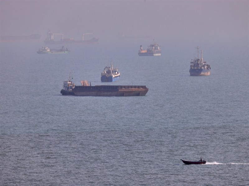 荷莫茲海峽航運受阻 數千海員受困波斯灣如陷囹圄