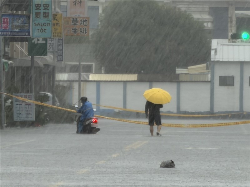 豪雨影響 屏東春日鄉及7村里26日停班停課
