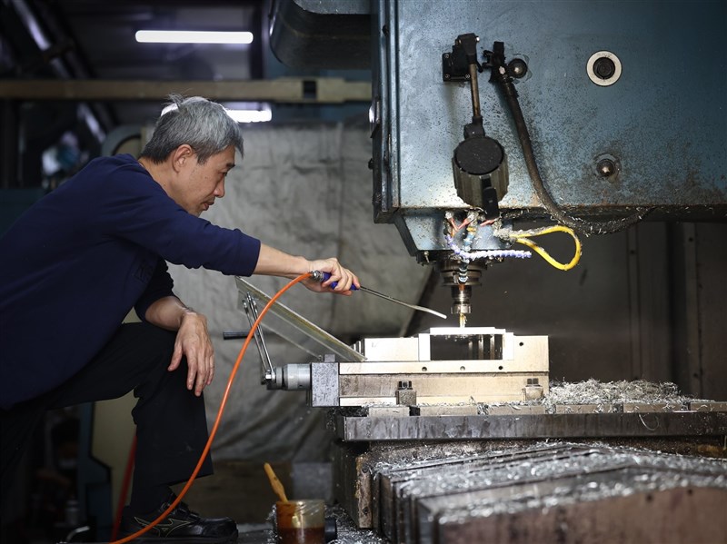 AI需求續強 7月工業生產指數創新高、年增25.61%