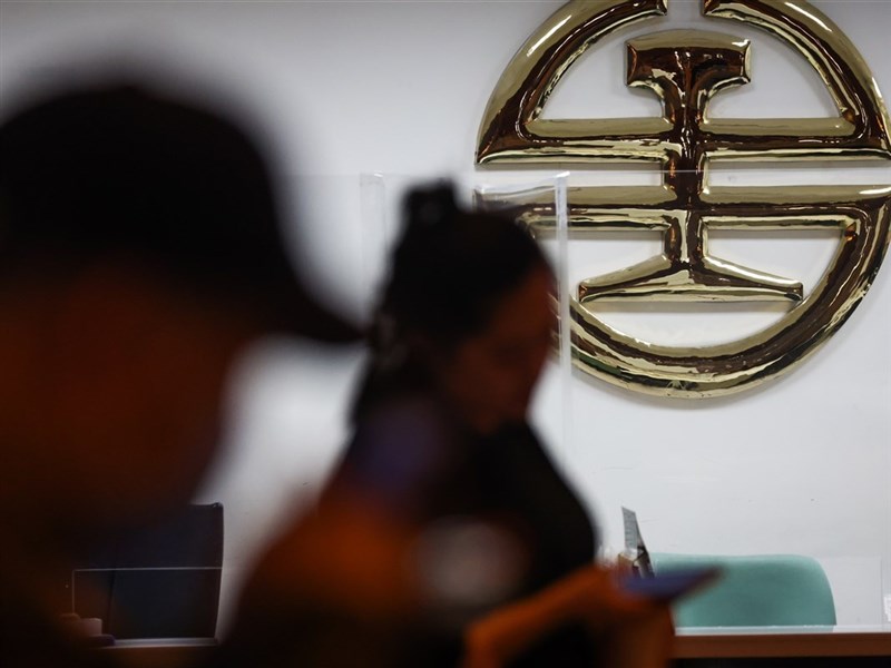 颱風薔琵來襲 台鐵23日對號列車全線停駛