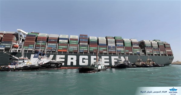 長榮長賜輪卡蘇伊士運河 埃及總統下令準備卸貨替船減重 | 國際 | 重點