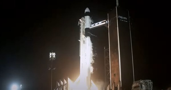 SpaceX首度重複使用火箭 送人上國際太空站[影] | 科技 | 重點新聞 | 中央社 CNA