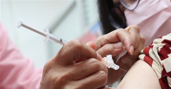 武漢肺炎自費疫苗再釋1萬劑 陳時中：不中斷供應 | 生活 | 重點新聞