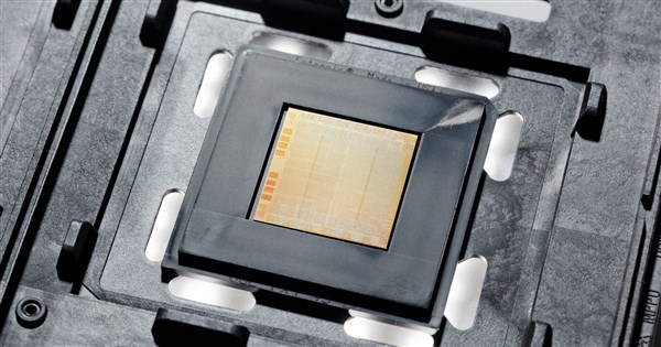 [情報] IBM發表全球首創2奈米晶片製程 計算速度