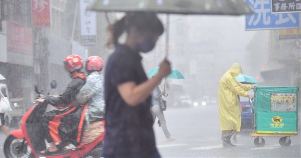 西南風 午後對流發展旺盛11縣市大雨特報 更新 生活 重點新聞 中央社cna