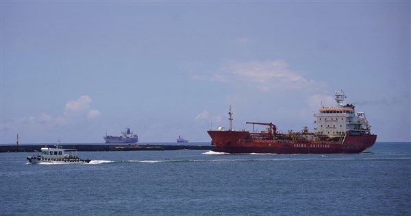 經濟部：天然氣進口與海空運未受中國軍演影響 | 產經 | 中央社 CNA