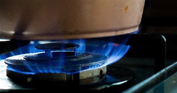 配合物價穩定政策 中油5月天然氣價格全面凍漲 | 生活 | 中央社 CN