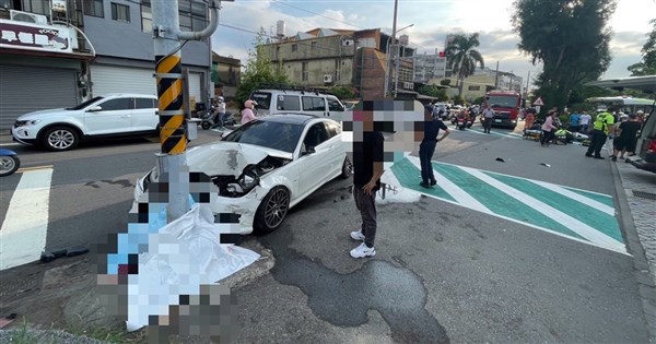 Tragedy Strikes Hsinchu: 1 Dead, 6 Injured in Devastating Car Crash Outside Junior High School