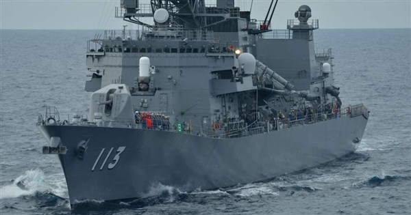 日本自衛隊護衛艦首次通過台灣海峽 反制共機8月侵犯領空 | 國際 | 中央社 CNA