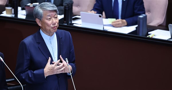 Re: [新聞] 被問50％晶片產能轉美國　蕭美琴：產業