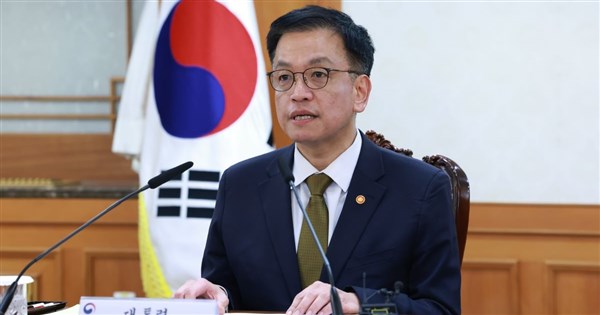 韓經濟副總理崔相穆請辭獲准 將由教育部長代理總統 | 國際 | 中央社 CNA