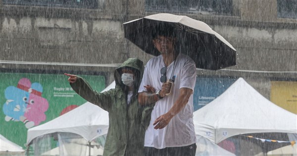 早安世界》今留意午後雷陣雨5縣市防36度高溫 鋒面24日報到