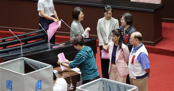 大法官人事案投票　7位被提名人全遭否決
