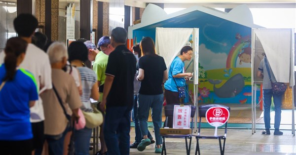 罷免投票全國9縣市展開　鏡頭直擊各地人潮【圖輯】