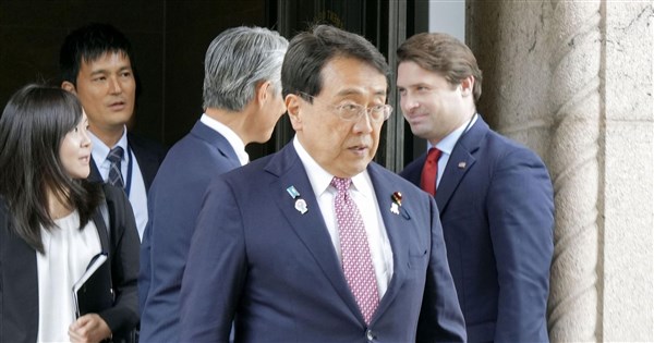 Re: [新聞] 黃國昌稱疊加關稅政府黑箱 吳靜怡：刻意