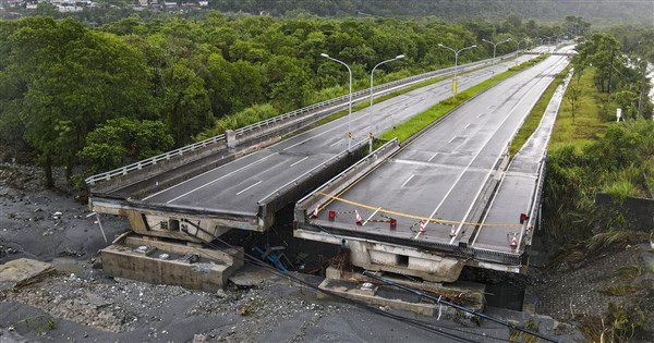 Re: [爆卦] 低卡：疑花蓮一線承辦人員公開簡報文件