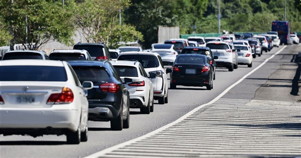 教師節連假收假日　國道估11路段易塞車