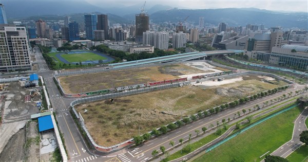 Re: [閒聊] 為何新光集團堅持不解約 就是要撈一筆