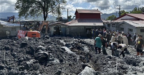 Re: [問卦] 花蓮：別再捐食物和水 剩缺水電無償拉線