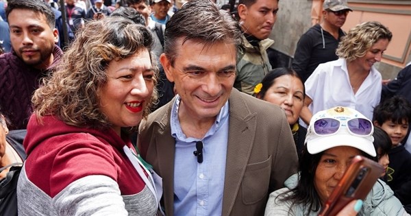 玻利維亞終結20年社會主義　選出親商中右翼總統