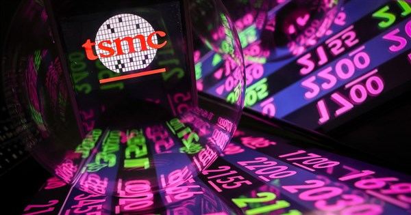 台積電勁揚50元 台股飆逾600點飛越28000點創新高
