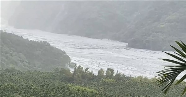 馬太鞍溪新堰塞湖溢流 花蓮1鄉2村里14日停班課