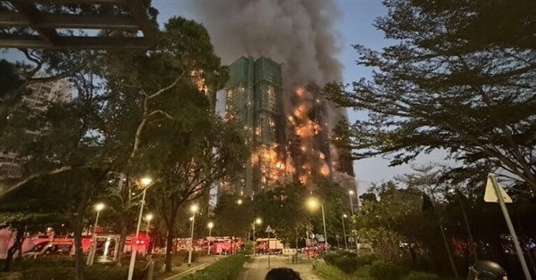 香港宏福苑大火居民目睹家園燒毀:一生心血付諸流水