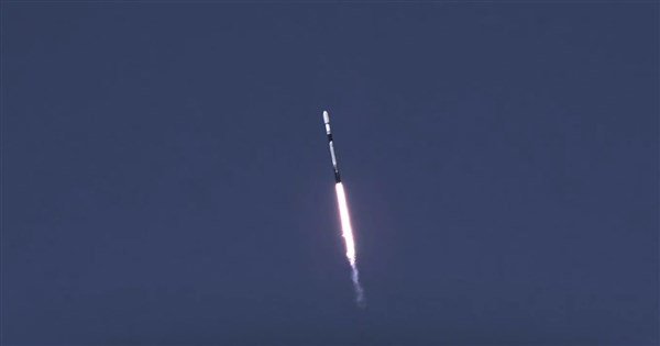 福衛八號首顆衛星齊柏林升空 齊廷洹:父親從更高視角守護台灣 | 科技 | 中央社 CNA 福衛八號首顆衛星齊柏林升空 齊廷洹:父親從更高視角守護台灣 | 科技 | 中央社 CNA