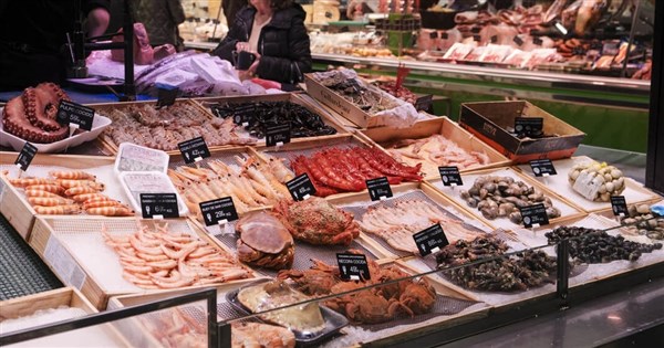 西班牙耶誕食品價格飆漲 消費者省錢作戰提前採購